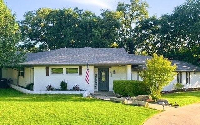 2208 Turtle Creek Dr, Sherman, TX 75092