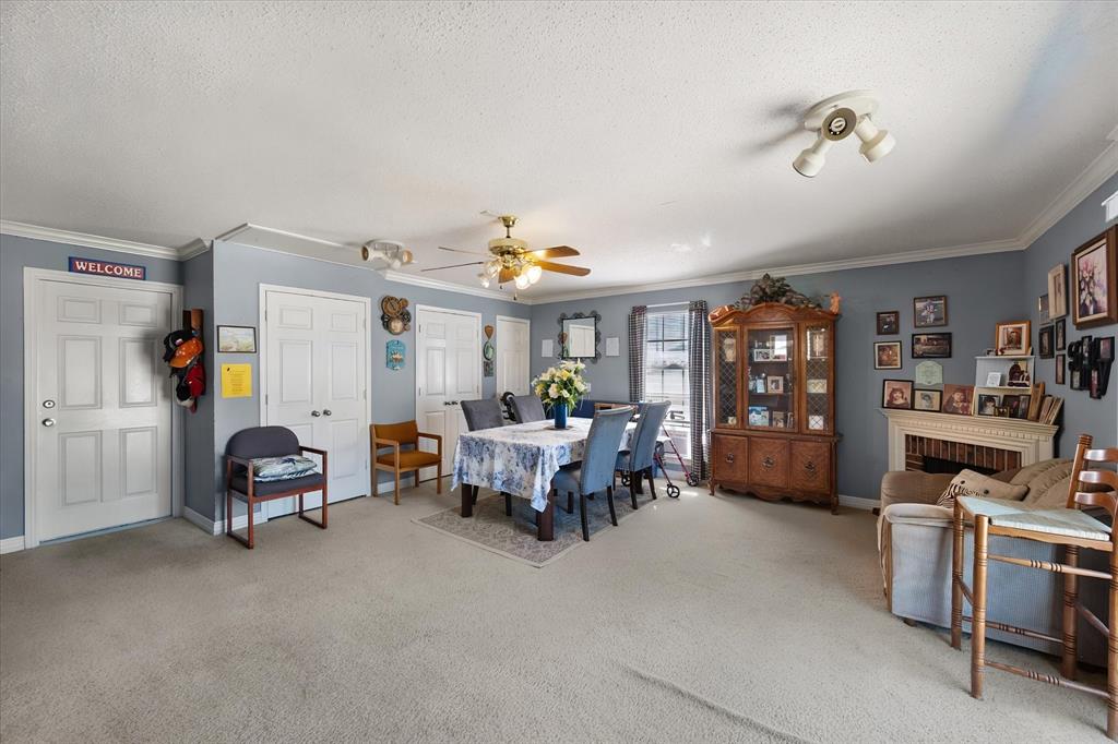 649 E Reindeer Rd, Lancaster, TX 75146 photo