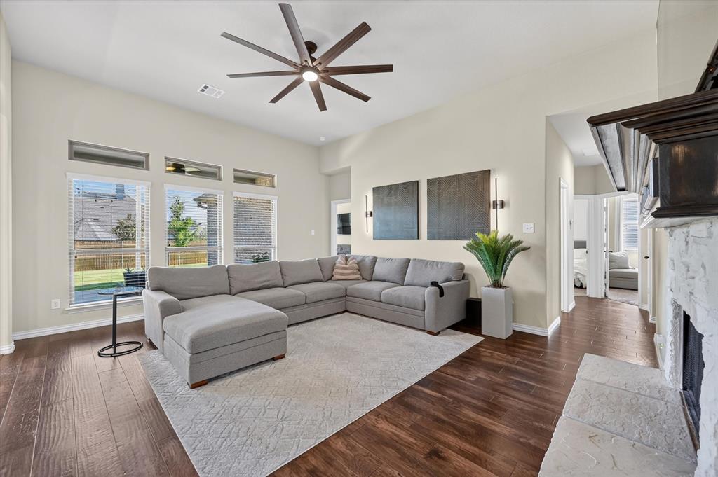 1156 Blue Sky Ln, Burleson, TX 76058 photo