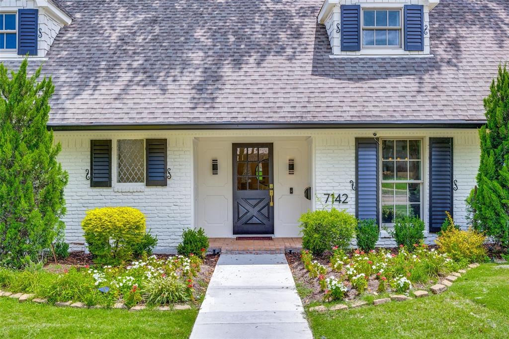 7142 Lakehurst Ave, Dallas, TX 75230 photo