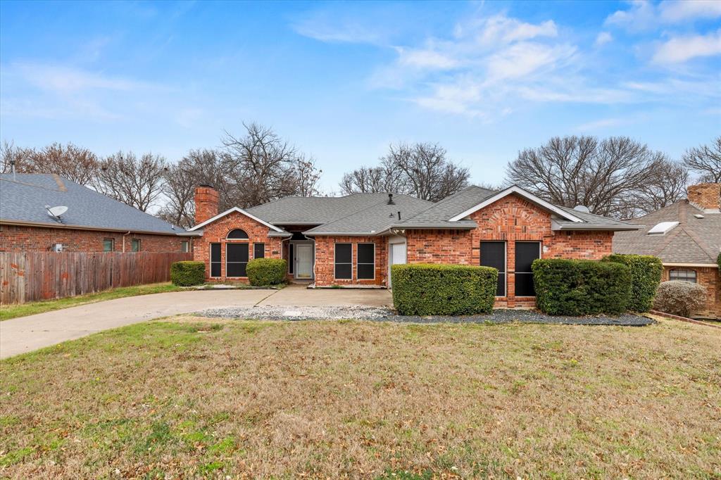 1021 Crestwood Ct, Desoto, TX 75115