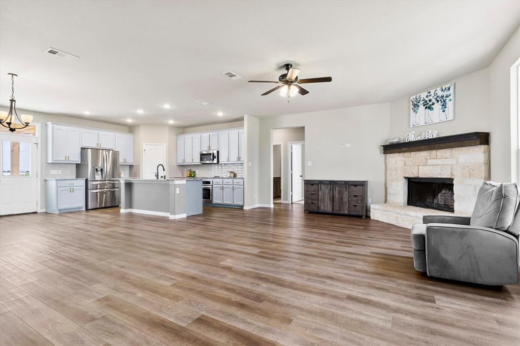 1011 Northern Oaks Ct, Springtown, TX 76082 photo