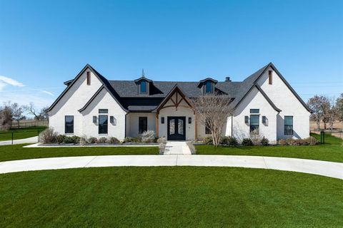 Single Family Residence in Azle TX 704 Glade Park Court.jpg