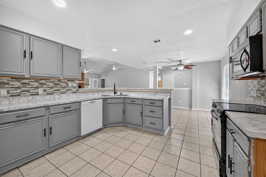 7405 Emerywood Ln, Fort Worth, TX 76137 photo