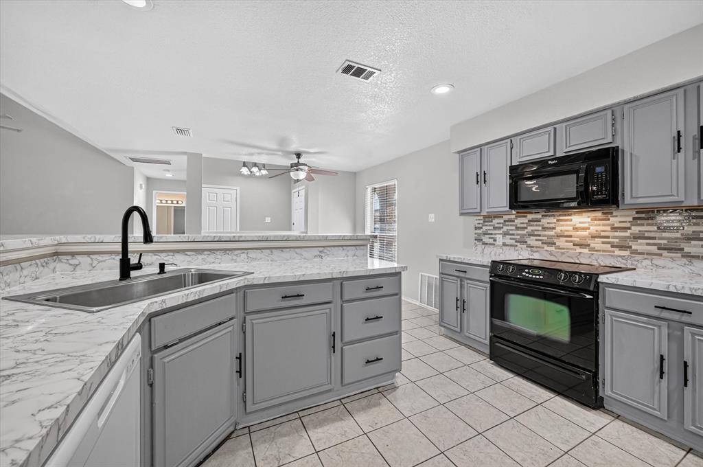 7405 Emerywood Ln, Fort Worth, TX 76137