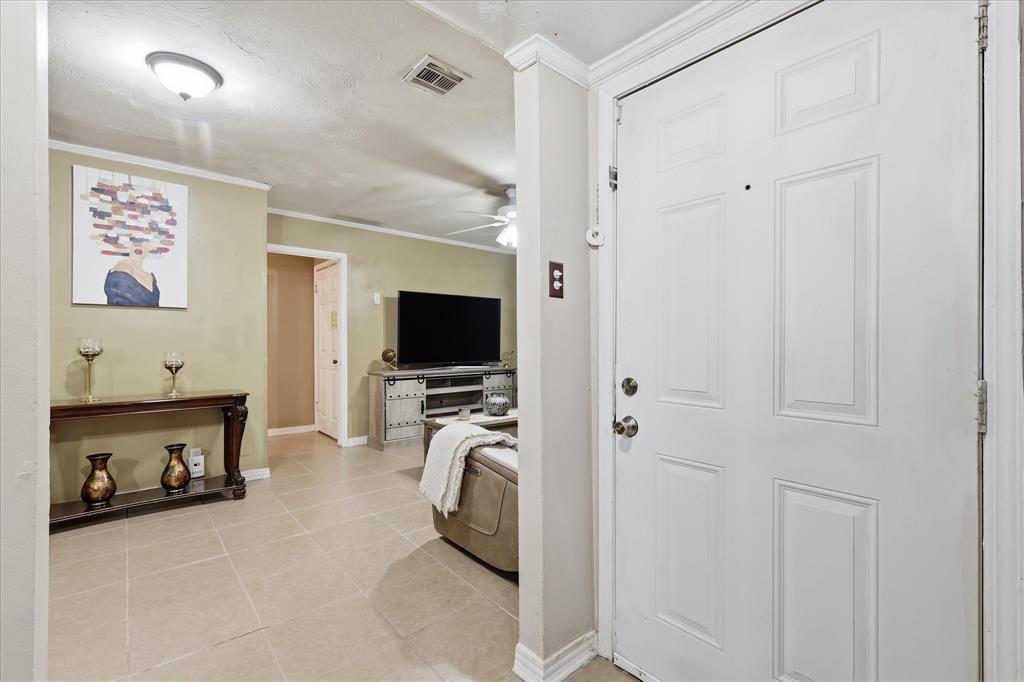 2800 Brockbank Dr, Irving, TX 75062 photo