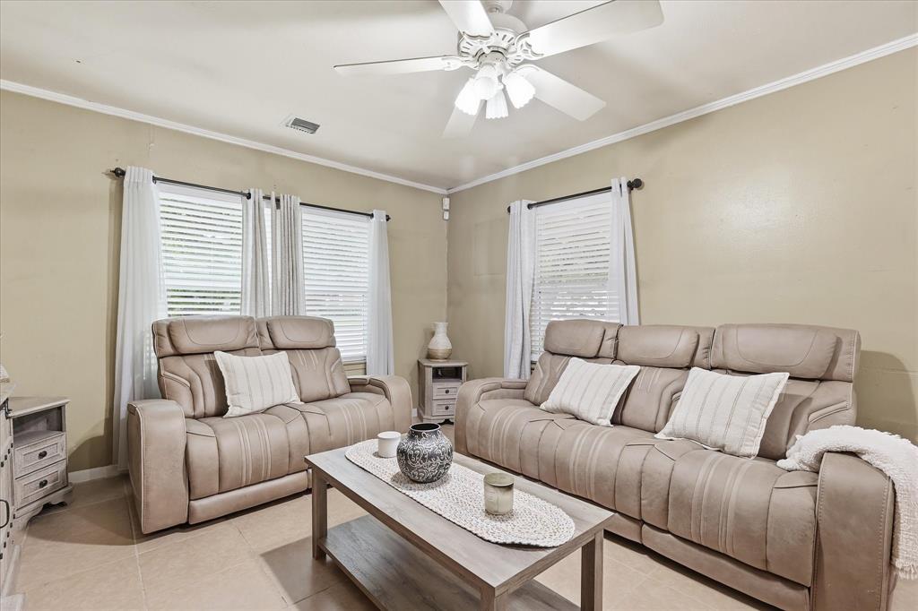 2800 Brockbank Dr, Irving, TX 75062 photo