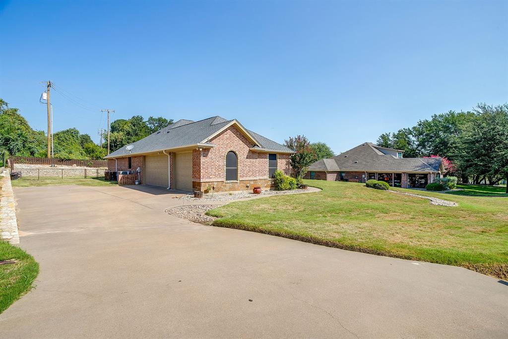 9704 Trinity Ct, Granbury, TX 76049 photo