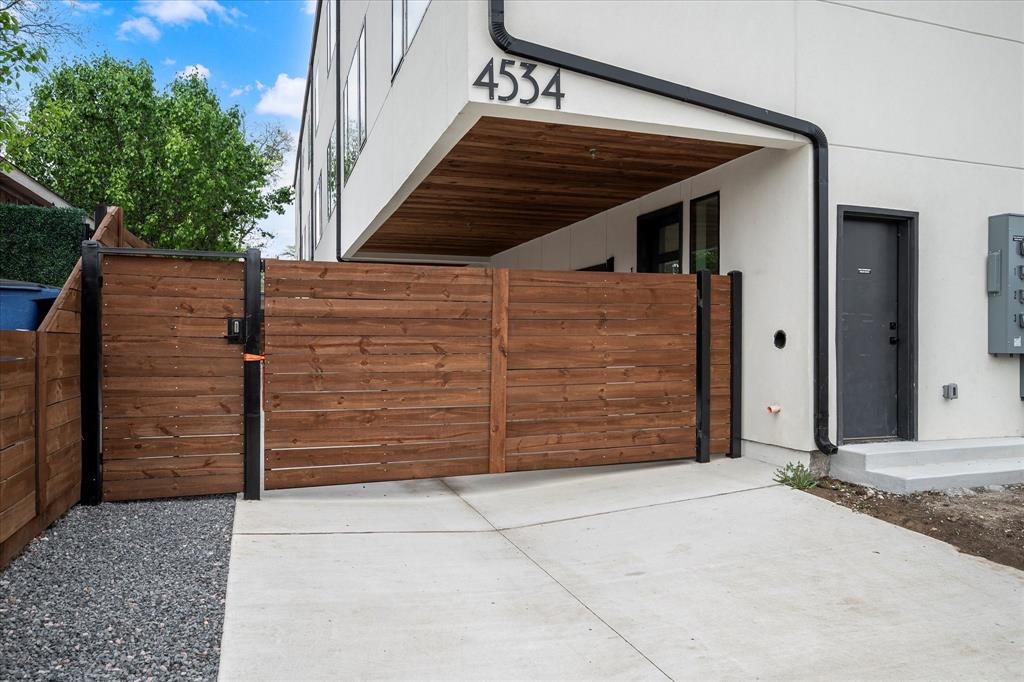 4534 Lake Ave #103, Dallas, TX 75219 photo
