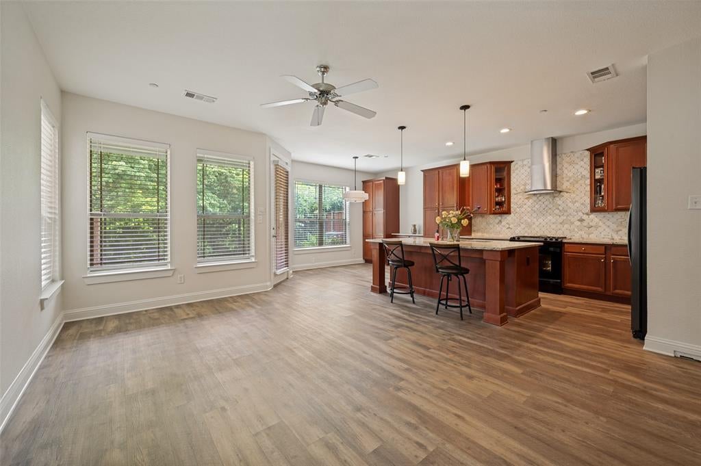 921 Brook Forest Ln, Euless, TX 76039 photo