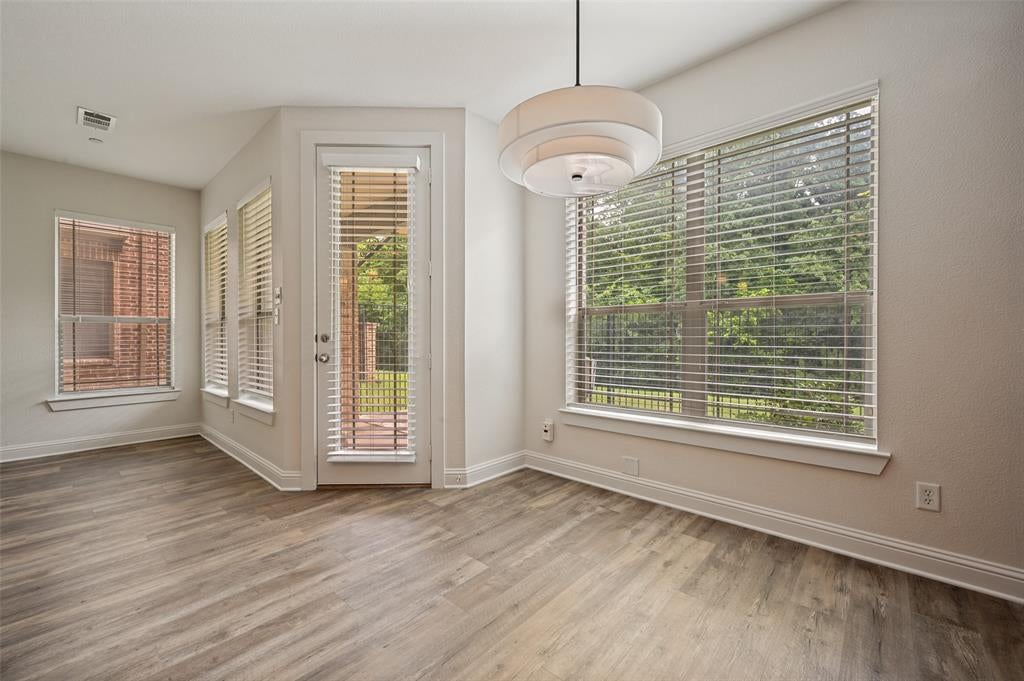 921 Brook Forest Ln, Euless, TX 76039 photo