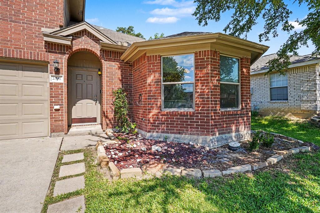 2541 Rivers Edge Dr, Fort Worth, TX 76118 photo