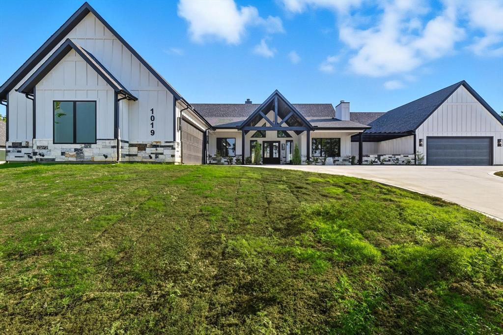 1019 Glenoaks Dr, Weatherford, TX 76088