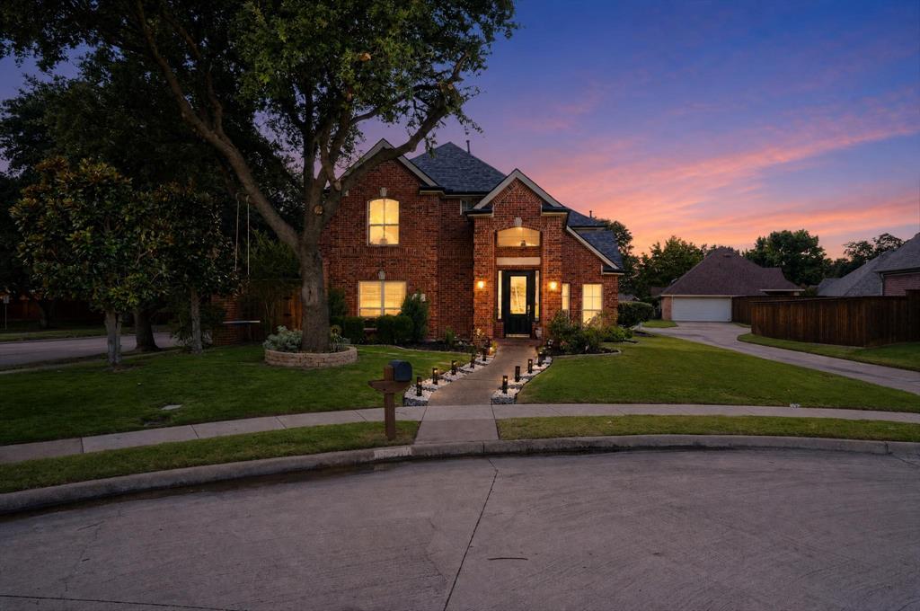10201 Perkins Dr, Irving, TX 75063