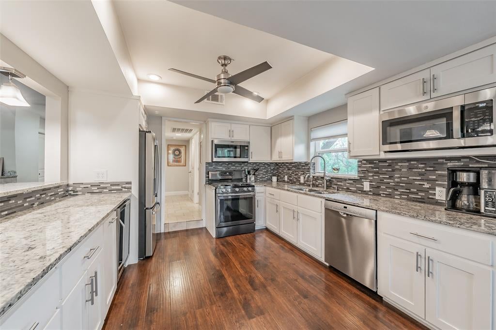 2517 Country Pl, Carrollton, TX 75006 photo