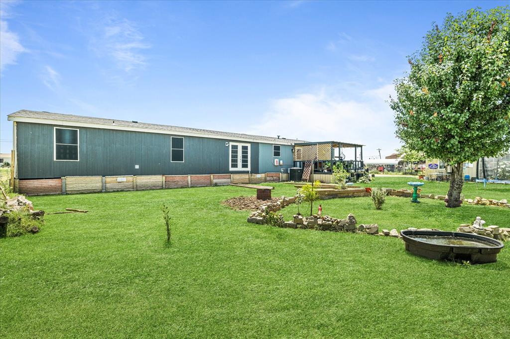 5909 Black Spring Ln, Joshua, TX 76058