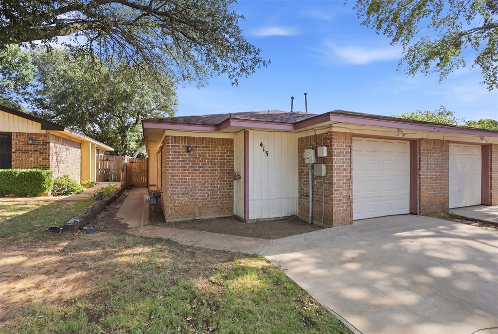413 AND 409 Gabe Ct, Denton, TX 76207 photo
