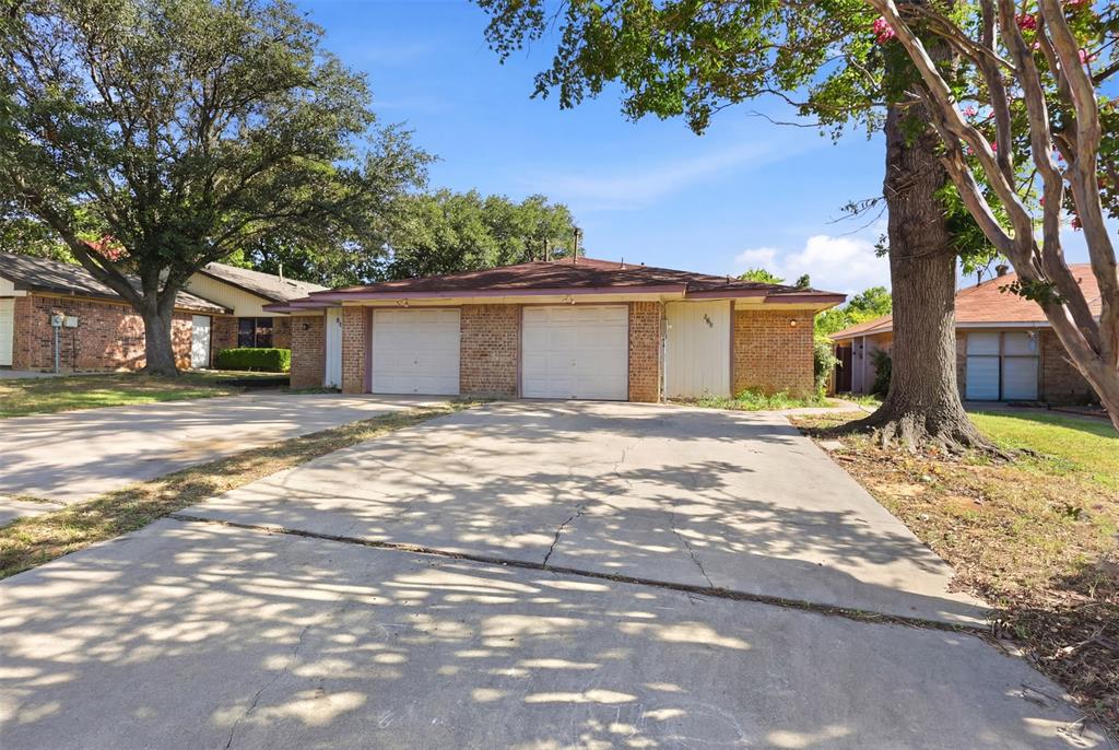 413 AND 409 Gabe Ct, Denton, TX 76207 photo