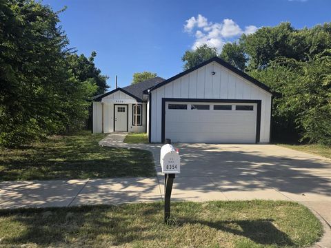 Single Family Residence in White Settlement TX 8354 Sussex Street.jpg