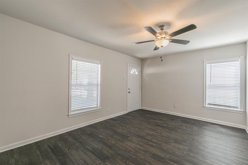 5729 Wellesley Ave, Fort Worth, TX 76107 photo