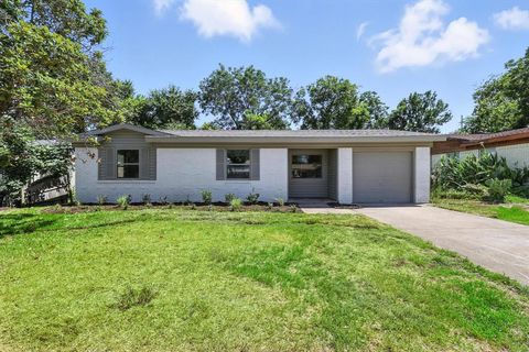 Single Family Residence in Arlington TX 1820 Kent Drive.jpg