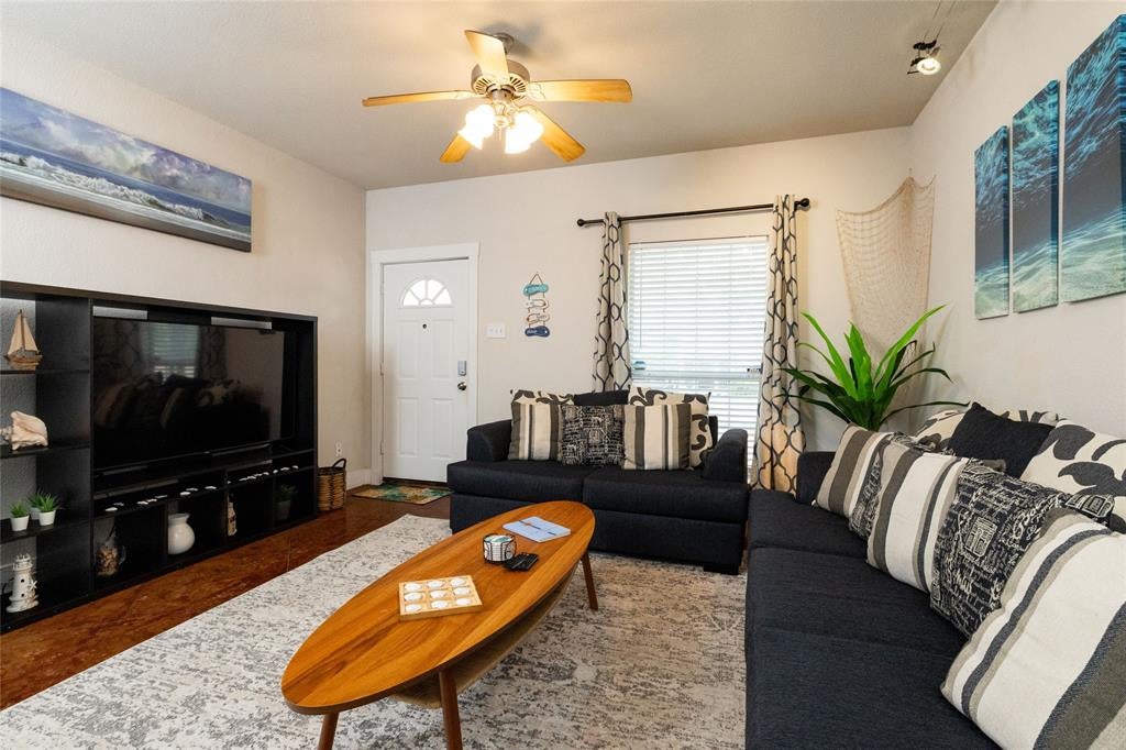 2801 Frazier Ave, Fort Worth, TX 76110 photo