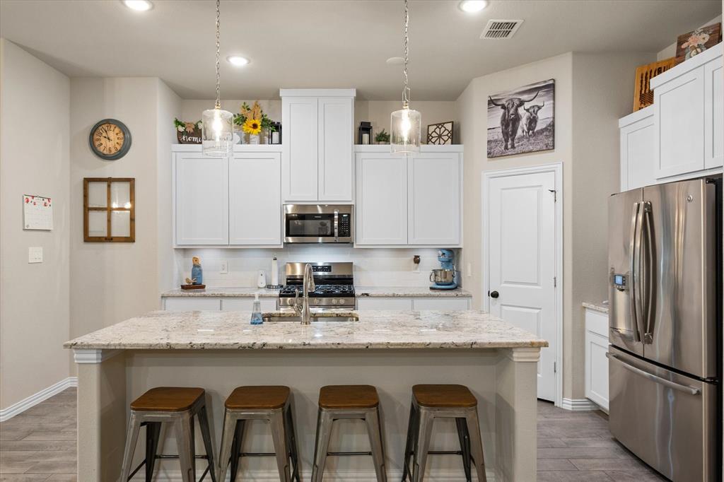 636 Mooney Dr, Saginaw, TX 76179