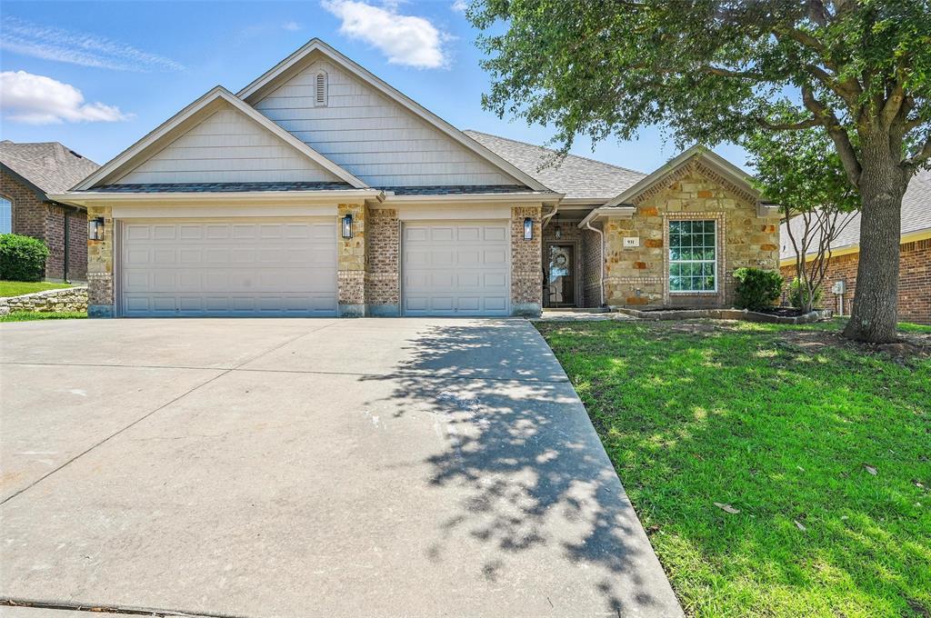 931 White Marlin Dr, Burleson, TX 76028