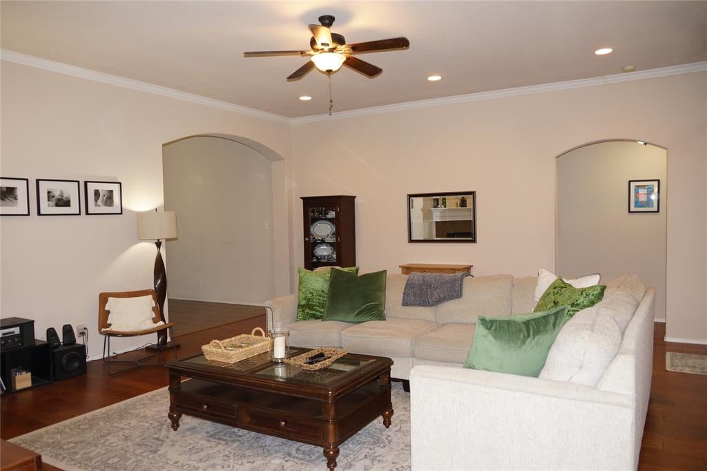 931 White Marlin Dr, Burleson, TX 76028 photo