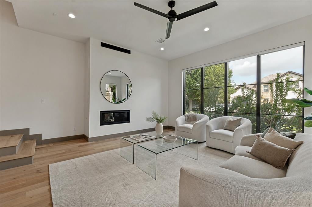 3716 W Beverly Dr, Dallas, TX 75209 photo