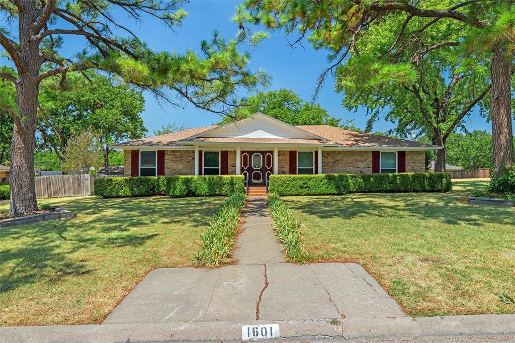 1601 Dakota Dr, Garland, TX 75043