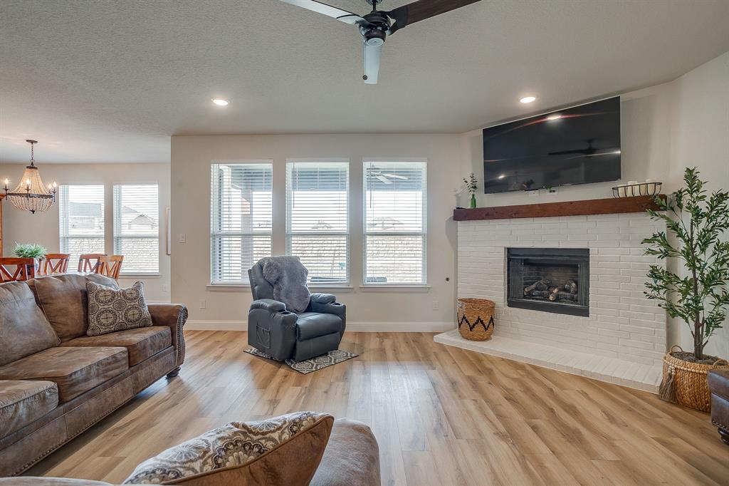 11709 Sand Cat Ct, Godley, TX 76044 photo