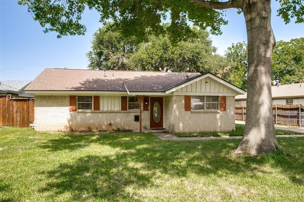 412 Franklin Dr, Euless, TX 76040