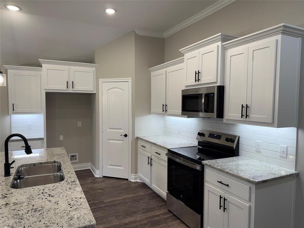 1305 Brad Kellar Dr, Greenville, TX 75402 photo