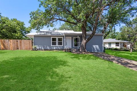 Single Family Residence in Arlington TX 1610 Ruth Street.jpg