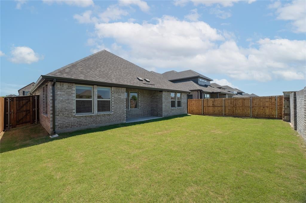 2212 Valencia Dr, Little Elm, TX 75068 photo