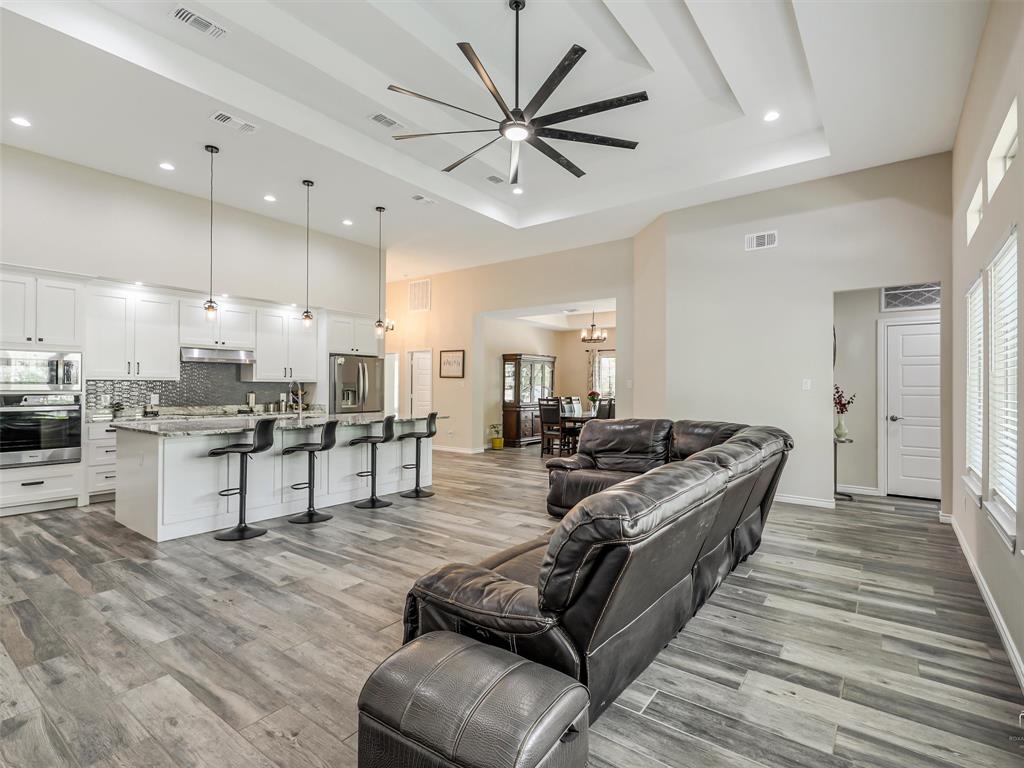 775 Phillips Dr, Azle, TX 76020