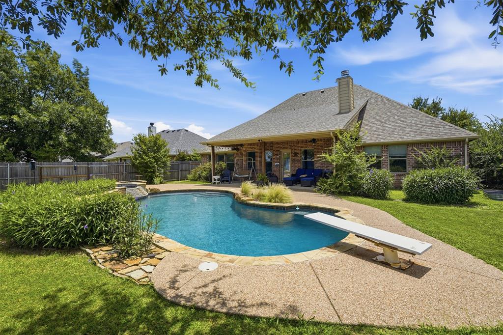107 Clyde Dr, Aledo, TX 76008