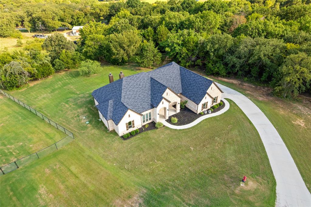 1055 Meadow Wood Terrace, Azle, TX 76020