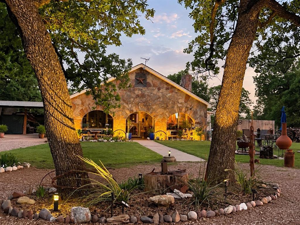 8475 Peden Rd, Reno, TX 76020