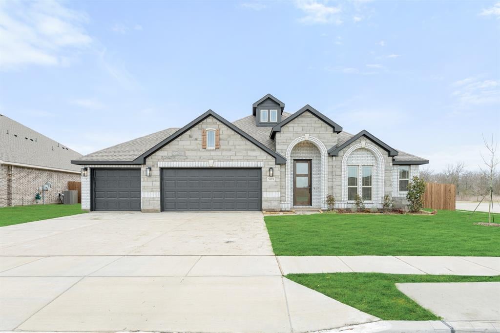 909 Willowbanks Dr, Josephine, TX 75173
