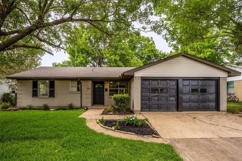 1310 Carroll Dr, Garland, TX 75041 photo