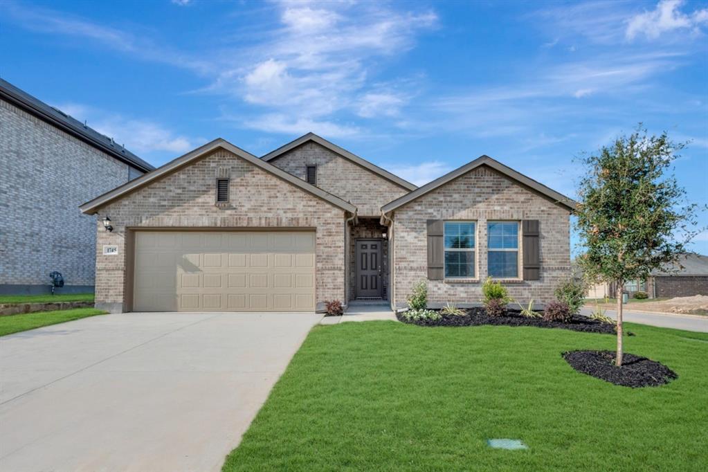 1745 Cambium Dr, Fort Worth, TX 76131