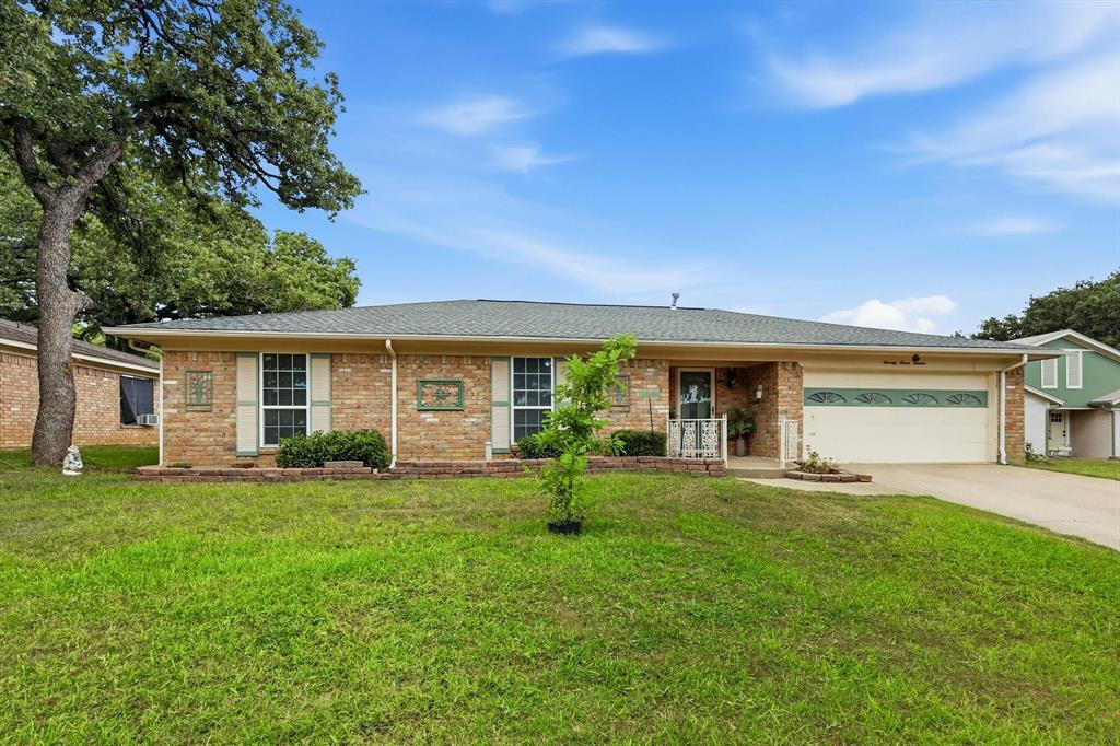 7713 Briarridge Ct, North Richland Hills, TX 76182