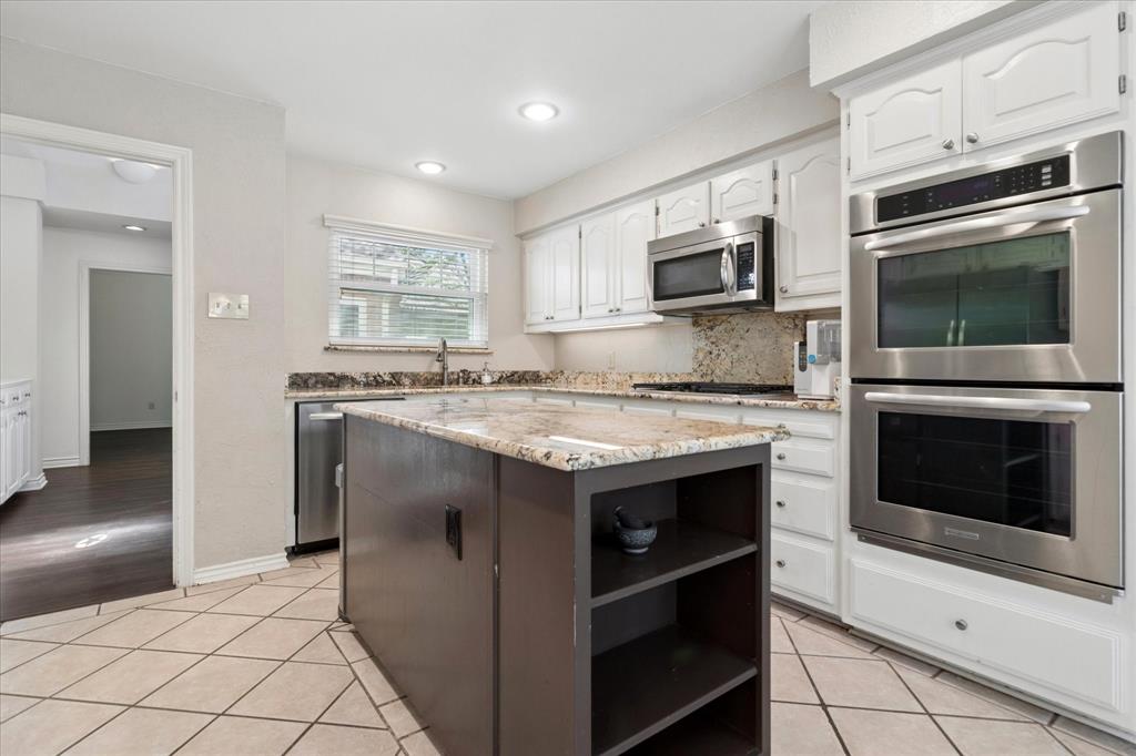 924 Mccoy Dr, Irving, TX 75062 photo