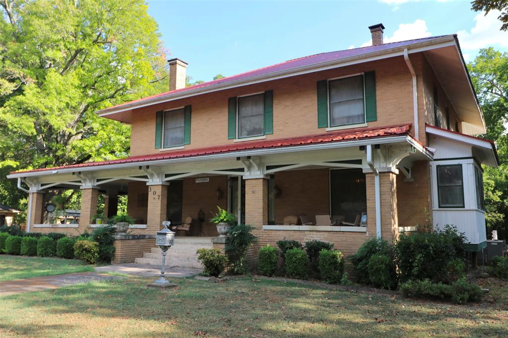 307 Honey Grove St, Roxton, TX 75477
