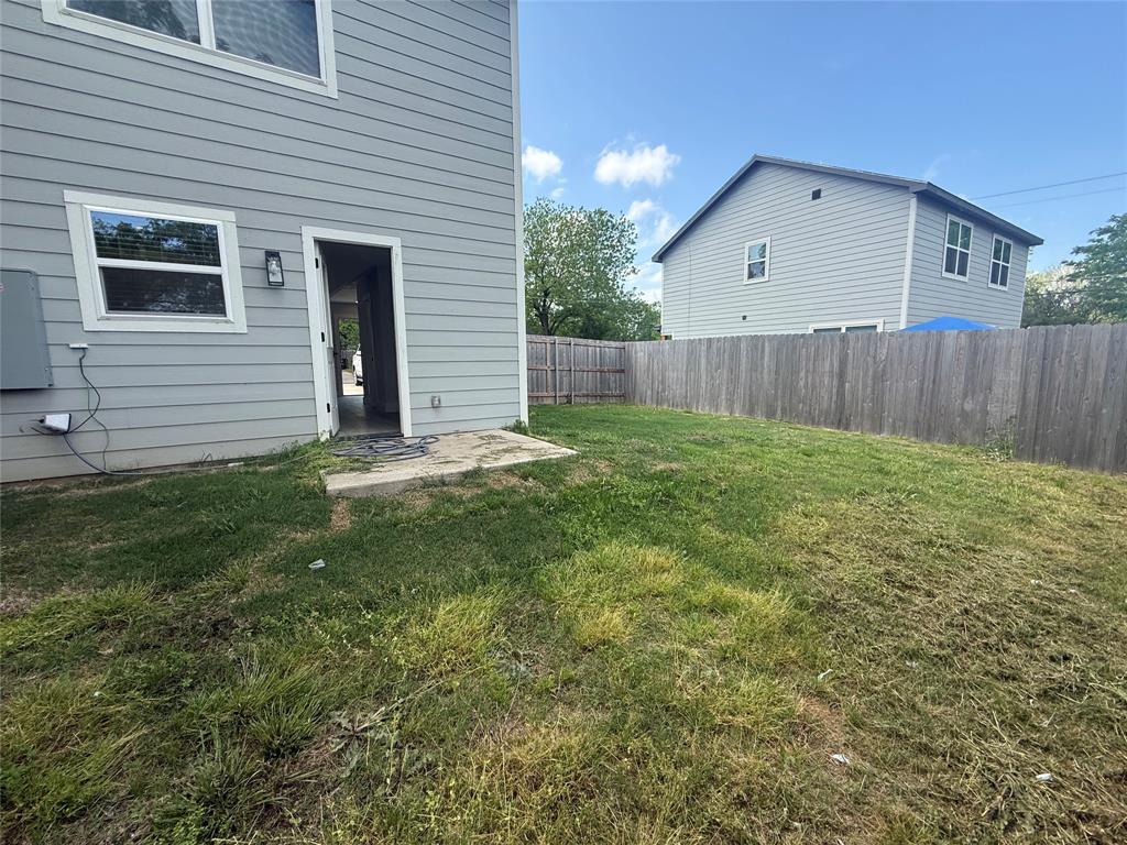 318 Henderson St, Bonham, TX 75418 photo