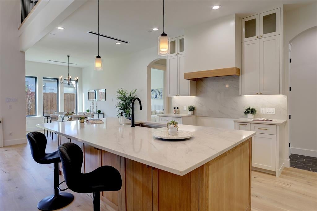 4062 Valley Ridge Rd, Dallas, TX 75220 photo