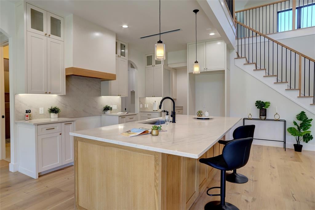 4062 Valley Ridge Rd, Dallas, TX 75220 photo
