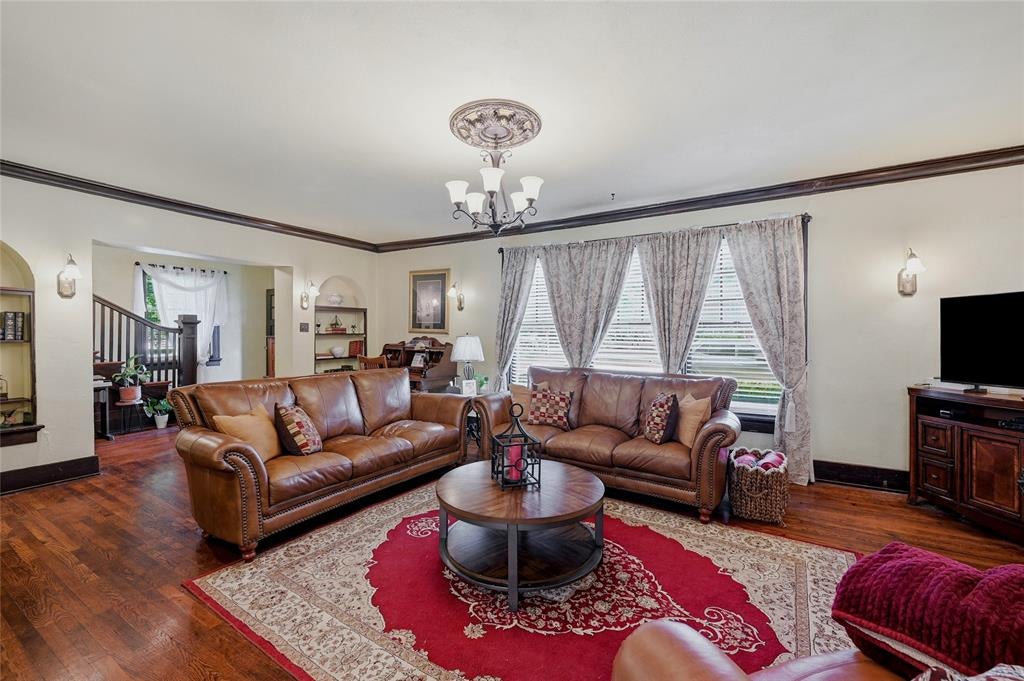 221 W 5 St, Bonham, TX 75418 photo